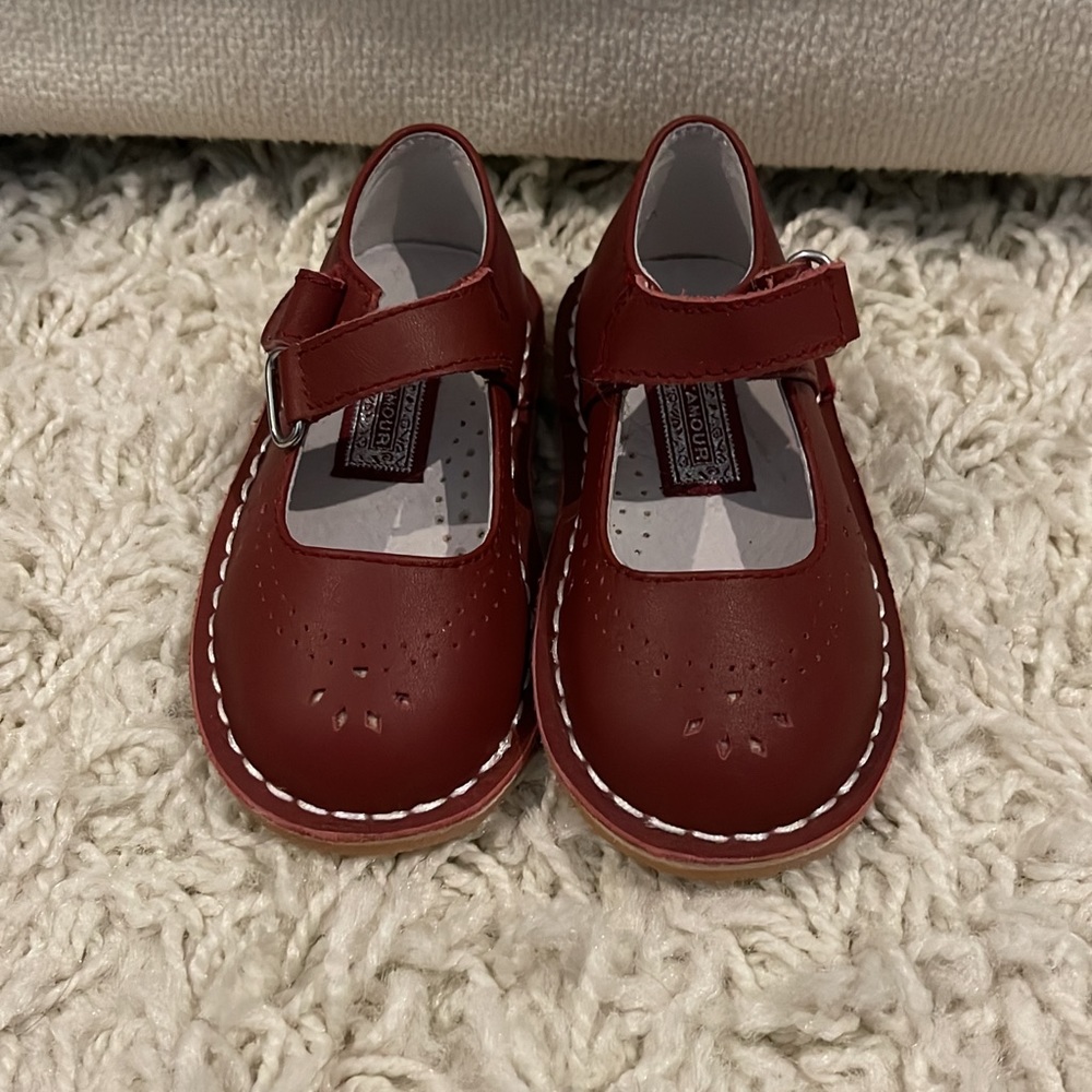 L’Amour Shoes NWOT
